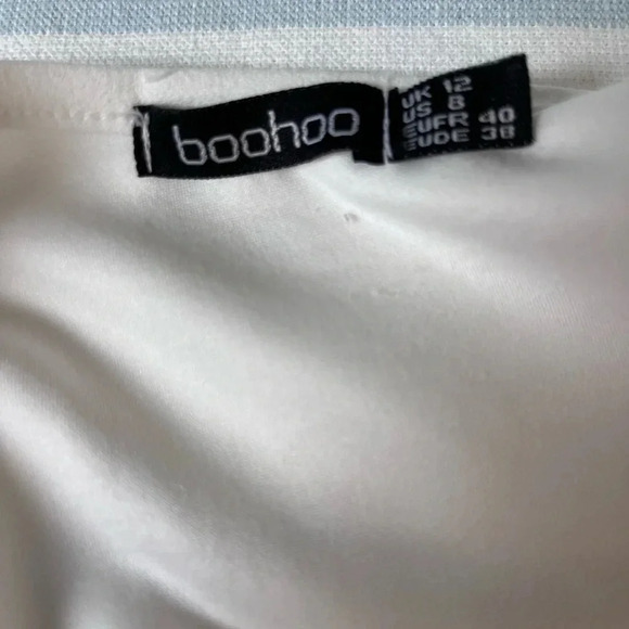 Boohoo women’s size 8 shrug, long sleeve V-neck with Bell sleeves sweater - Picture 2 of 4